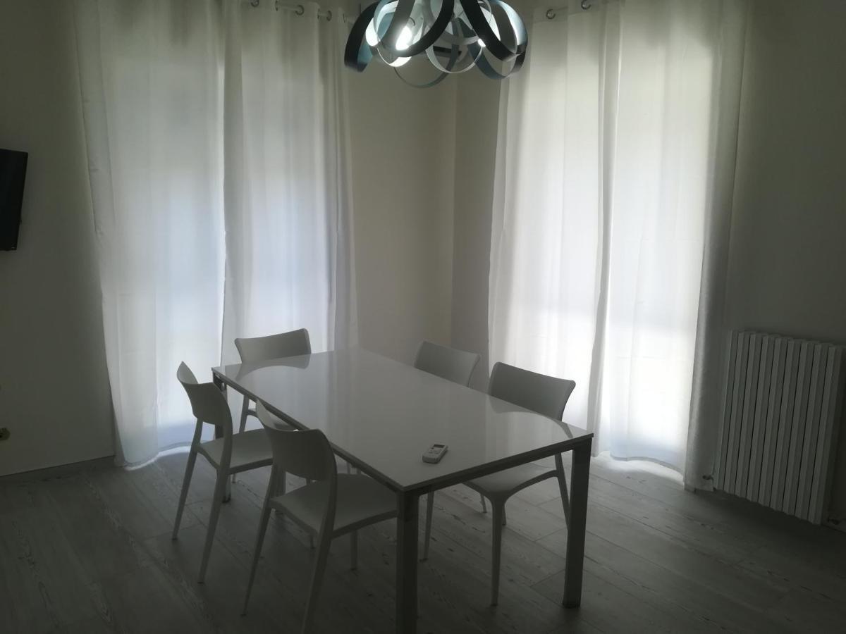 Home Mazzei Piazza Bilotti 科森扎 客房 照片